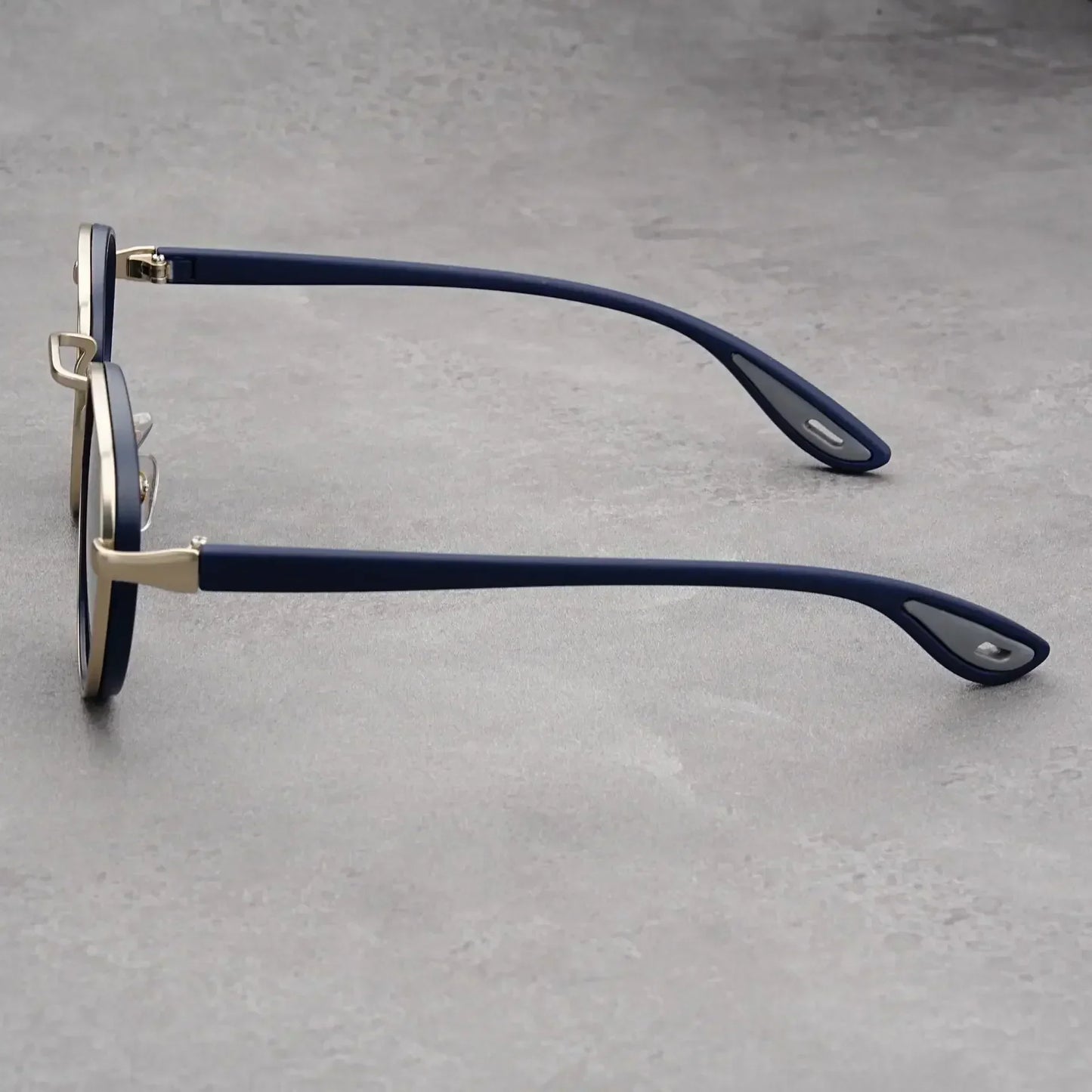 Metal Rim Round-Lens Sunglasses
